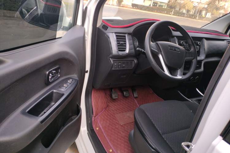 Used Jinbei Gold Hiace 2023 1.5L Passenger Vehicle Engineering Lion 9 Seats
