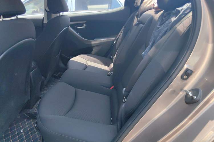 Used Hyundai Elantra (5th Generation / Langdong) 2015 1.6L Automatic Leading Model Left Rear Seat