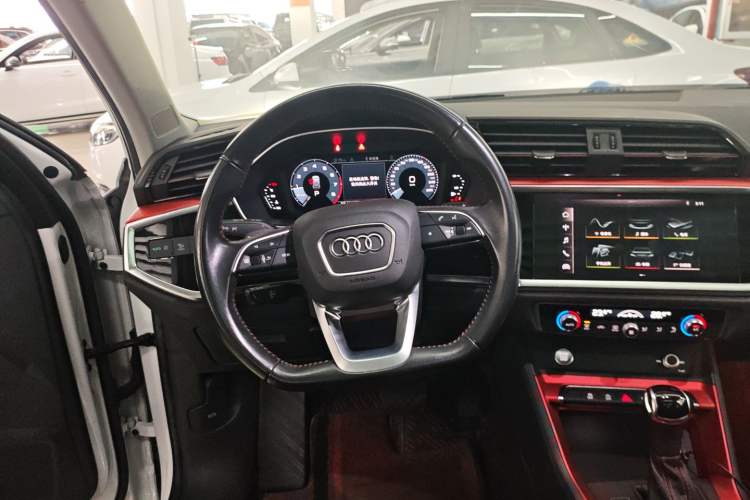 Used Audi Q3 2020 35 TFSI Fashion Dynamic Model
