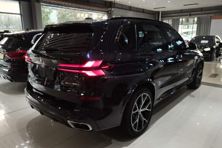 Used BMW X5 2023 xDrive 30Li Luxury M Sport Night Edition Package