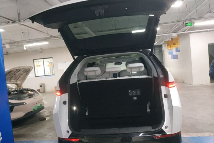 Used XPeng X9 2024 640 All-Wheel Drive High-Performance Max
