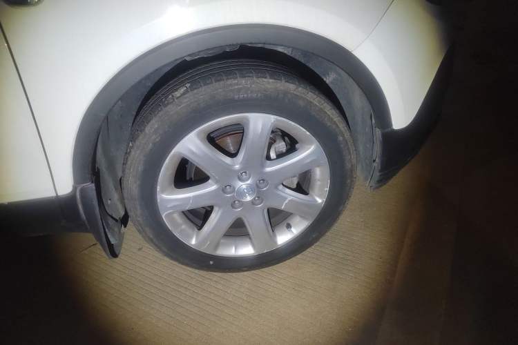 Used Buick Encore 2013 1.4T Automatic Two-Wheel Drive Elite Model Right Front Wheel Hub