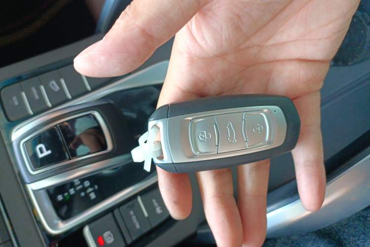 Used Geely Auto Emgrand X7 Sport 2022 1.8TD DCT Zhiya Trim Vehicle Key