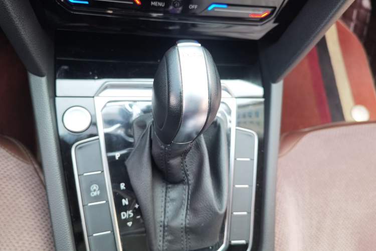 Used Volkswagen Magotan 2023 2 Million Units Limited Edition 330TSI DSG Leading Version Gear Lever