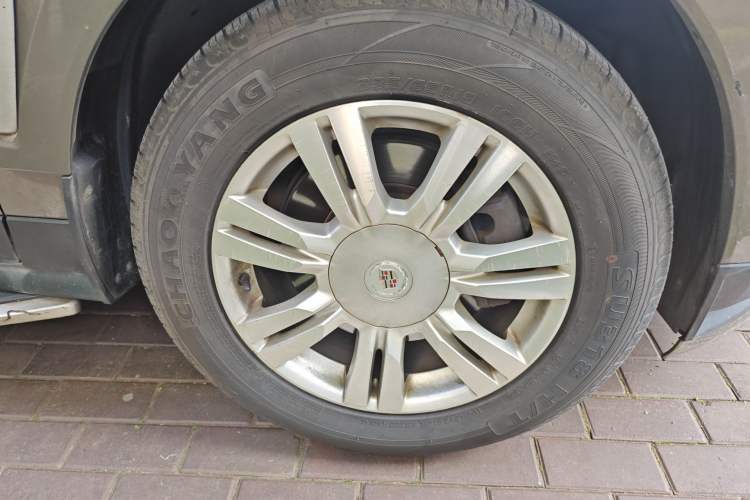 Used Cadillac SRX 2014 3.0L Elite Model Right Front Wheel Hub