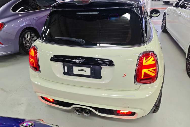 Used MINI 2019 2.0T COOPER S Classic Edition Rear
