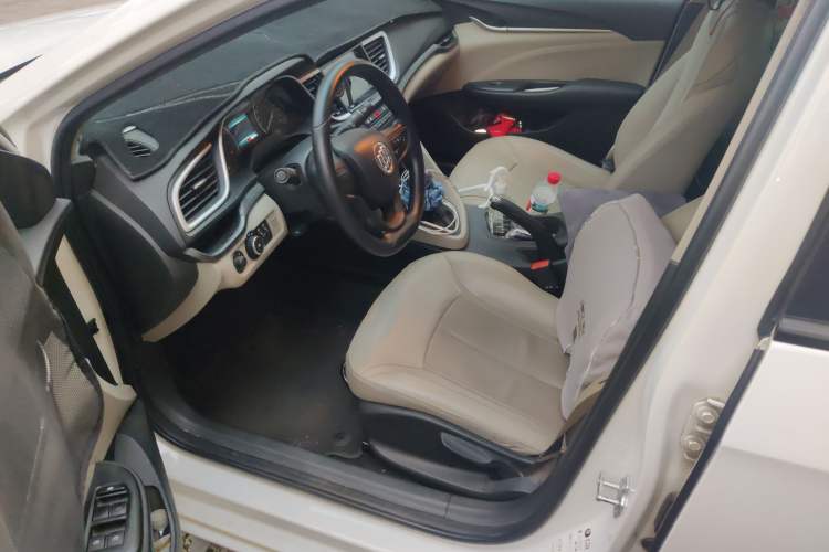 Used Buick GT 2017 15N Automatic Elite Version Driver Seat