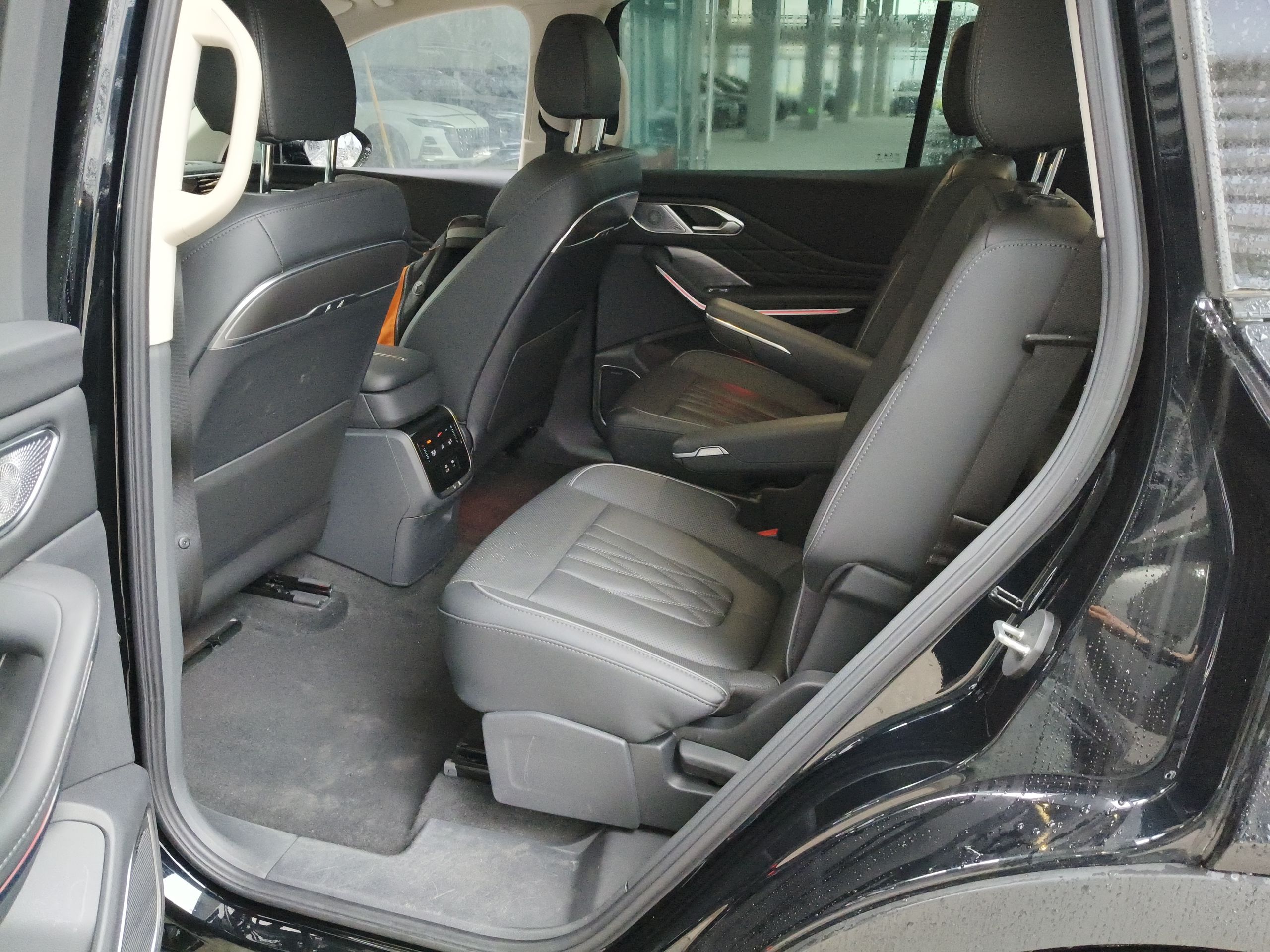 Hongqi HS7 PHEV 2024 2.0T PHEV Four-Wheel Drive Flagship Edition 6 Seats — снимка 20