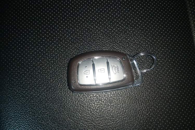Used Hyundai ix25 2017 1.6L Automatic Smart Version Vehicle Key
