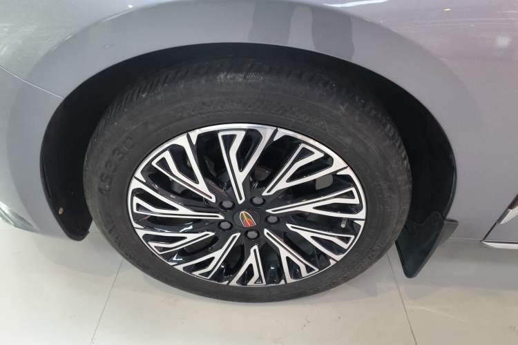 Used Hongqi H5 2024 2.0T Automatic Smart Connect Flagship Edition
