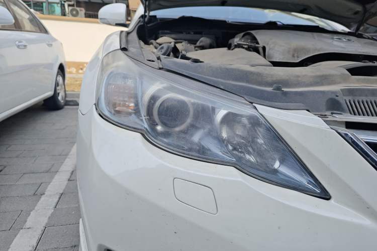 Used Toyota Reiz 2010 2.5V Fashion Elite Edition Right Front Headlight