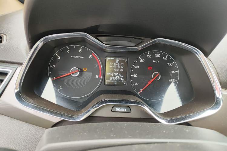 Used Baojun 310W 2017 1.5L Manual Fashion Model China V