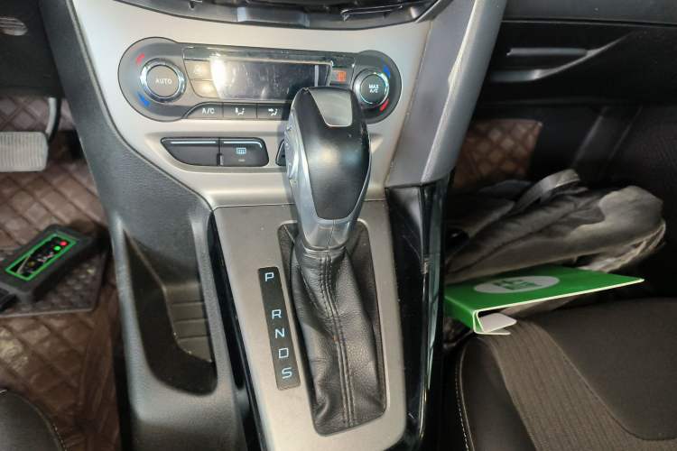 Used Ford Focus 2012 Sedan 1.6L Automatic Fashion Edition