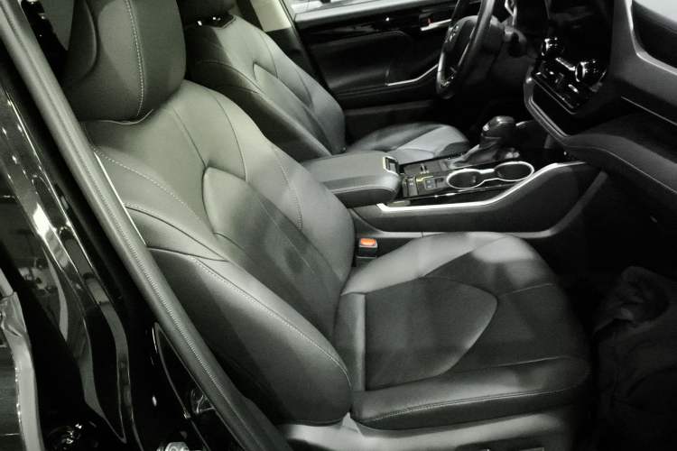 Used Toyota Highlander 2023 2.5L Smart Electric Hybrid Dual-Drive Prestige Version 7 Seats
