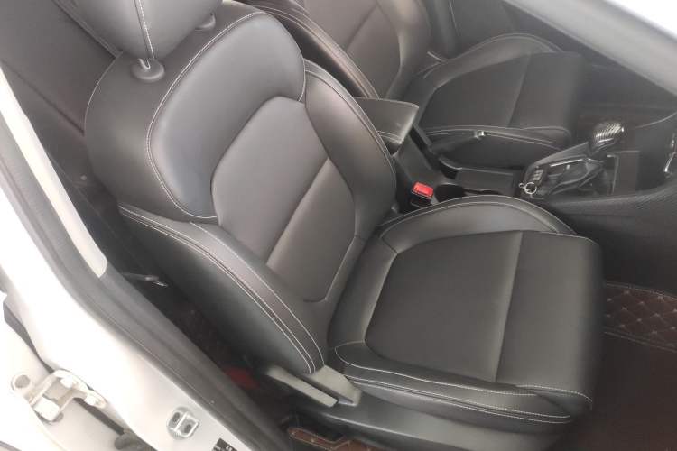 Used MG ZS 2017 1.5L Automatic Elite Edition Right Front Seat