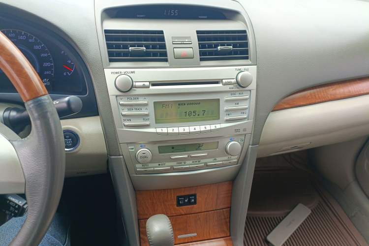 Used Toyota Camry 2010 240G Luxury Edition Audio And AC Panel