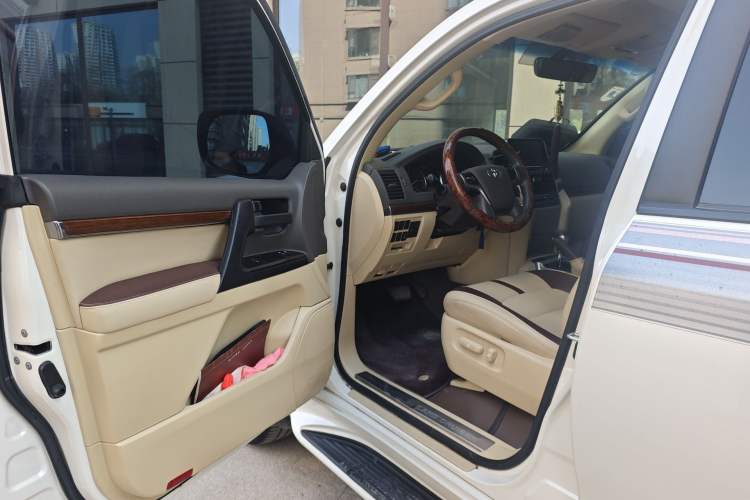 Used Toyota Land Cruiser 