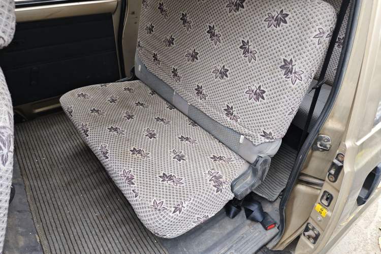 Used BAIC Weiwang 306 2013 1.2L Value Edition Basic 7-Seater A12 China IV Standard Left Rear Seat