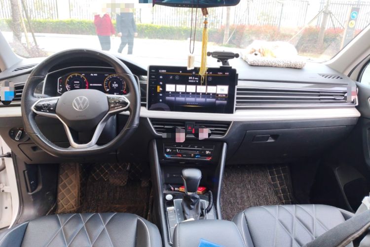 Used Volkswagen Tiguan L 2022 330TSI Automatic Two-Wheel Drive Smart Edition Center Console