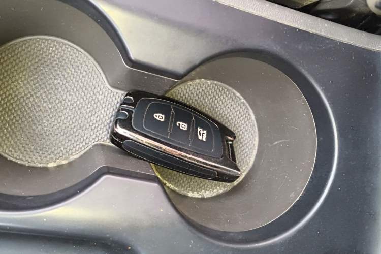 Used Hyundai ix35 2013 2.0L Automatic Two-Wheel Drive Smart GLS China IV Standard Vehicle Key