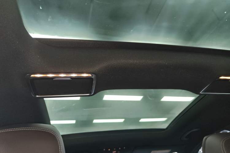 Used Mercedes-Benz GLC 2021 GLC 300 L 4MATIC Dynamic Model Headliner