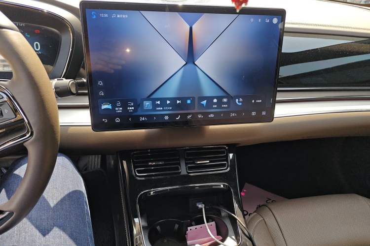 Used BYD Han 2024 EV Glory Edition 506KM Front-Wheel-Drive Premium Model
