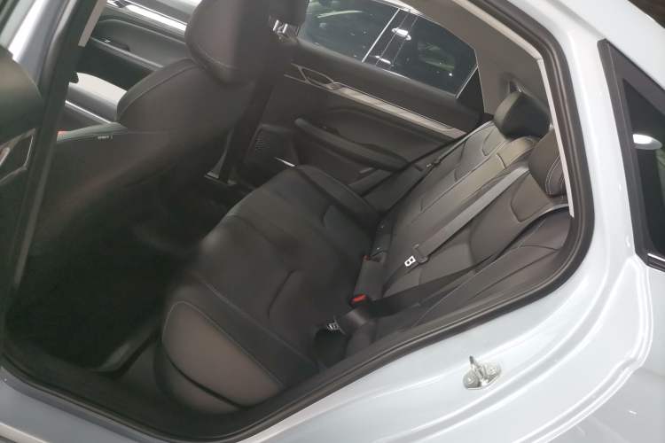 Used Geely Auto Emgrand L HiP 2024 Longteng Edition 1.5TD-DHT Pro 100KM Superior Model Left Rear Seat