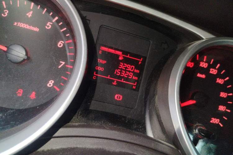 Used Wuling Hongguang 2021 1.5L S Standard Version LAR Odometer Close Up