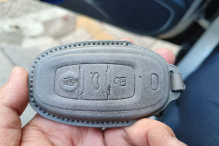 Used Hongqi E-QM5 2022 431 km Charge & Enjoy Edition Vehicle Key