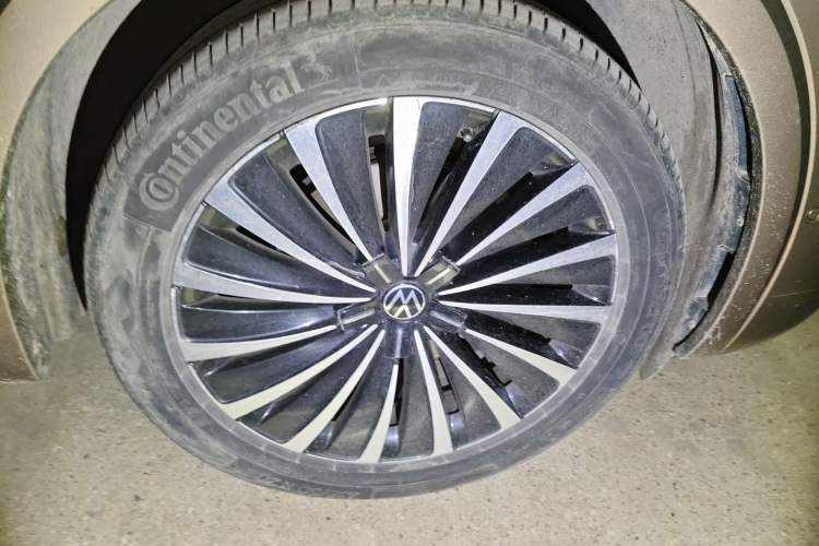 Used Volkswagen Viloran 2020 380TSI Flagship Edition Right Front Wheel Hub
