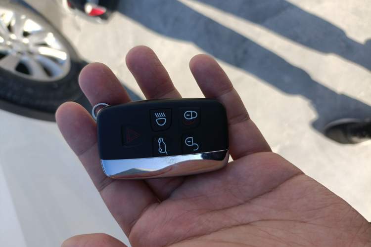 Used Land Rover Discovery Sport 2019 240 PS PURE Edition China VI Standard
