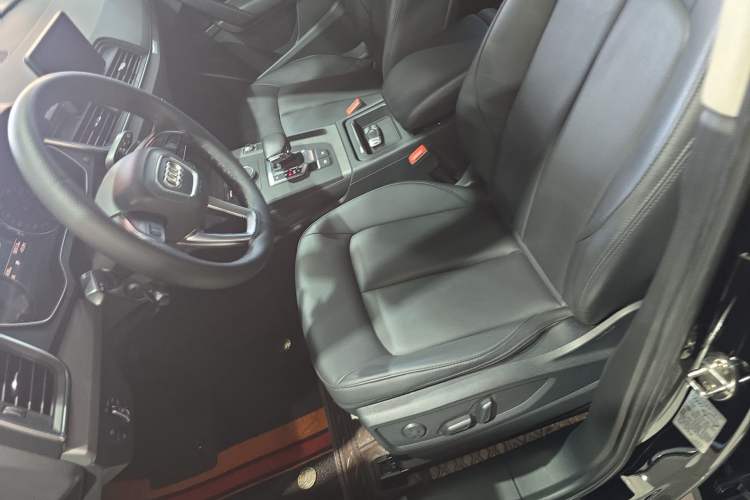 Used Audi Q5L 2018 40 TFSI Prestige Edition China VI Emission Standard Left Front Seat