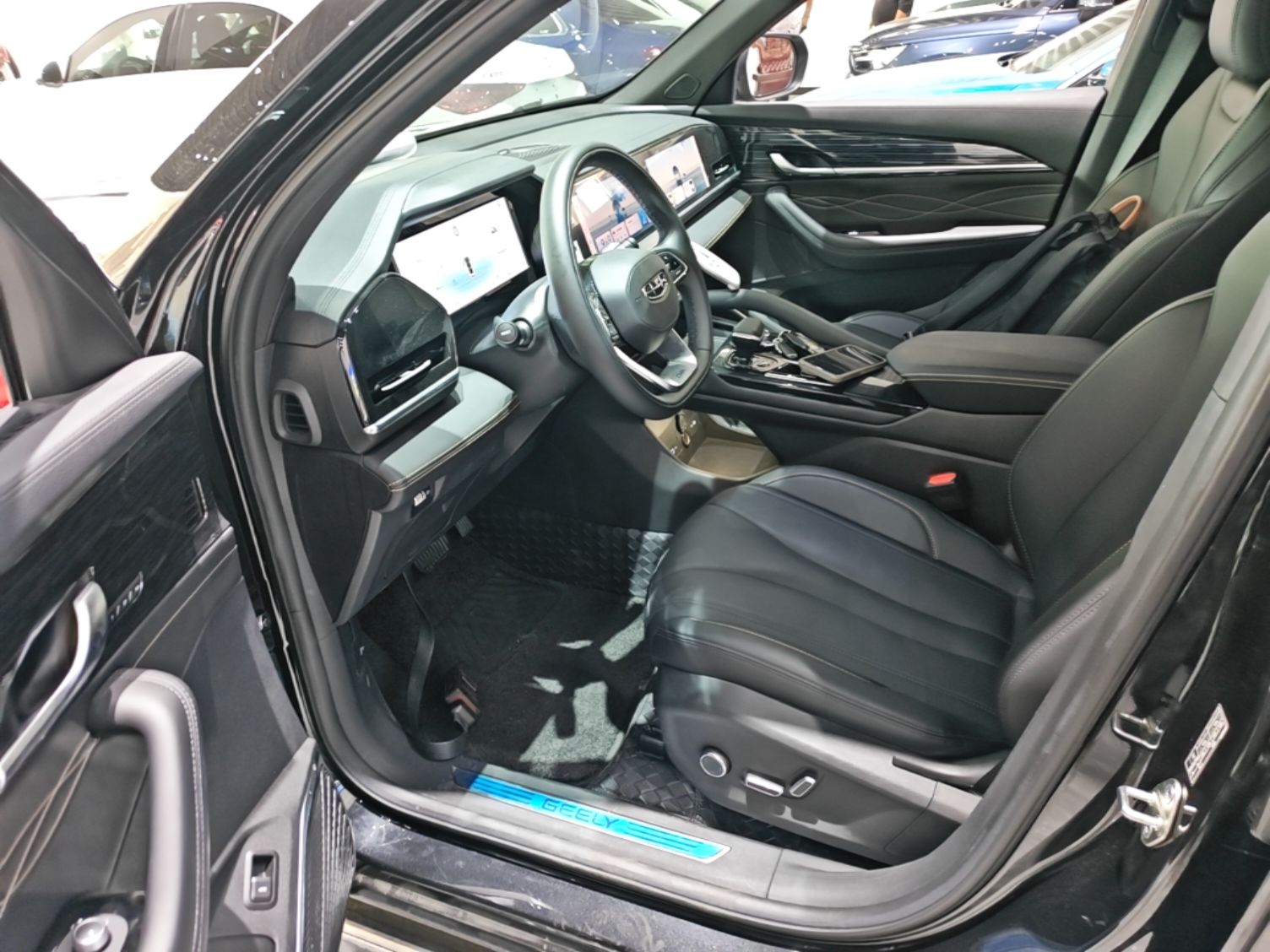 Geely Auto Monjaro L 2024 2.0TD DCT EVO Two-Wheel Drive Long-Range Version — снимка 17
