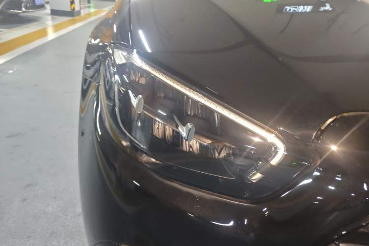 Used Mercedes-Benz E-Class 2022 E 300 L Sport Luxury Edition Right Front Headlight