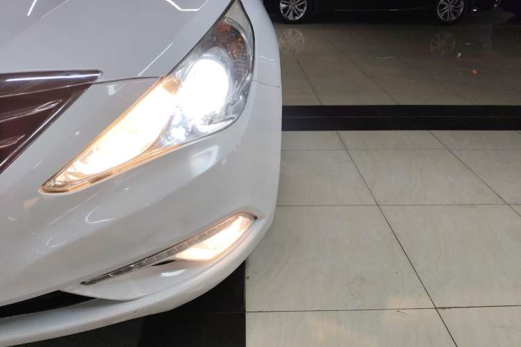 Used Hyundai Sonata 2013 2.0L Automatic Luxury Edition Left Front Headlight