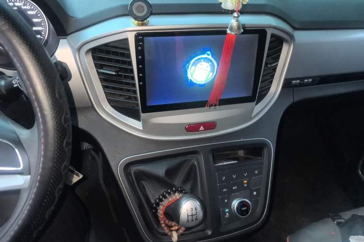 Used JAC Refine M4 2019 Business & Travel Series 2.0L Manual Speed Edition China VI Standard Audio And AC Panel