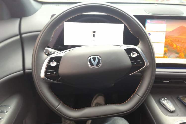 Used CHANGAN CS75 PLUS 2025 4th Generation UItra 2.0T New Blue Whale Smart Intelligent Powertrain Version
