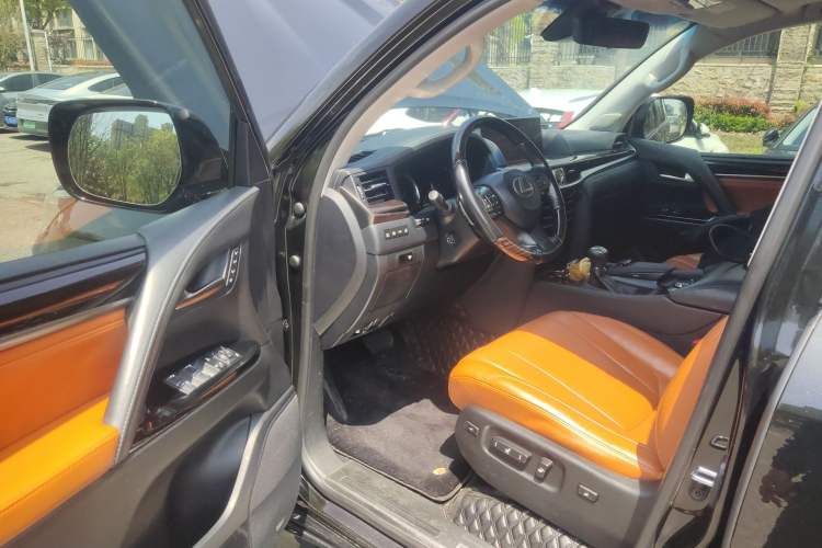 Used Lexus LX 2017 570 Prestige Luxury Edition Driver Seat