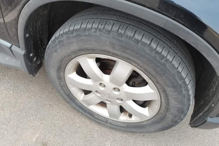 Used Honda CR-V 2007 2.4L automatic four-wheel drive luxury edition Right Front Wheel Hub