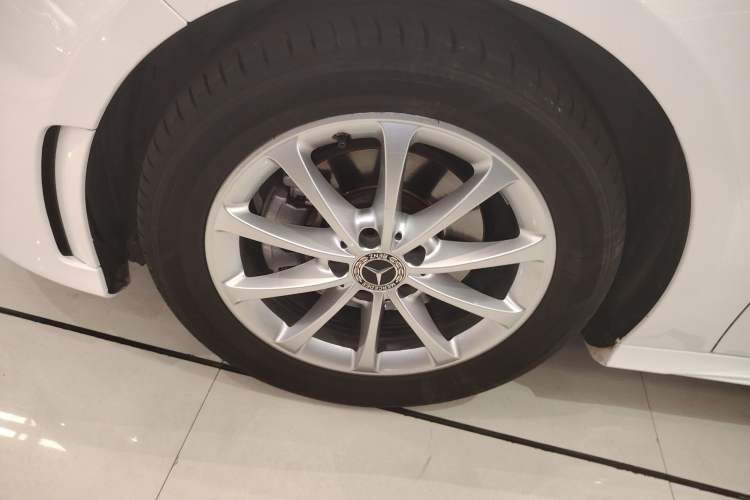 Used Mercedes-Benz A-Class 2021 A 200 L Sport Sedan Fashion Model
