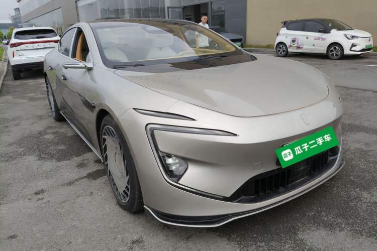 Used Avatr 12 2025 012 Kim Jones Global Collaboration Limited Edition Front Right 45 Deg