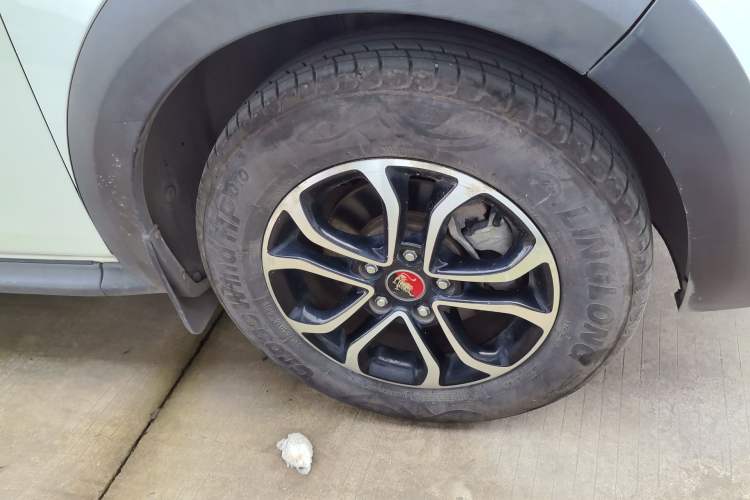 Used FORTHING Joyear XV 2016 1.6L CVT Comfort Model Right Front Wheel Hub