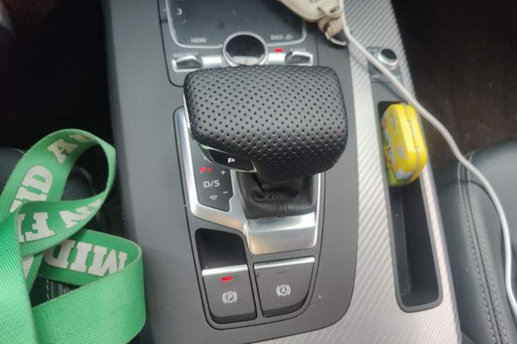 Used Audi Q5L 2020 45 TFSI Prestige Fashion Model Gear Lever