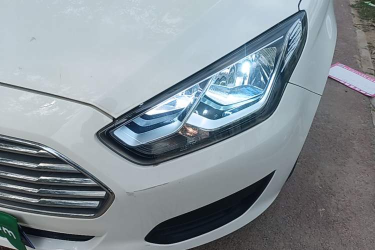 Used Ford Escort 2019 Facelifted 1.5L Automatic ZhiXiang Version (Tire Pressure Monitoring) China V Standard