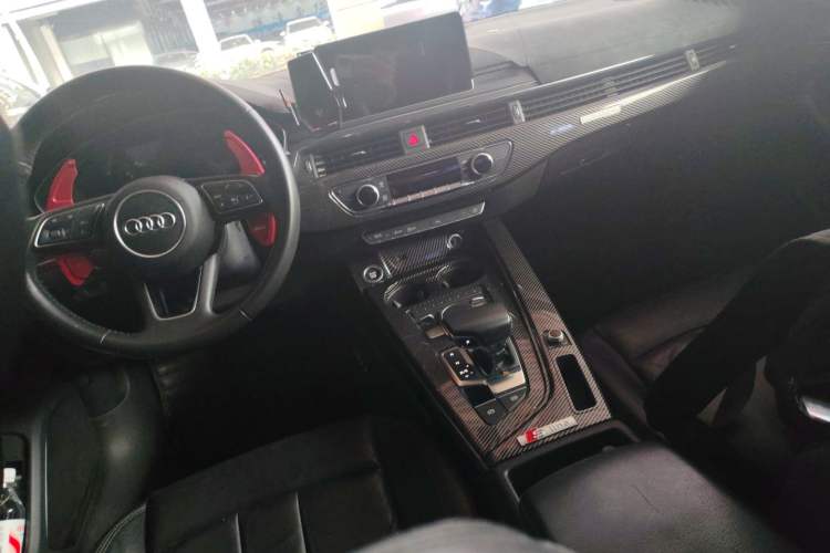 Used Audi A4L 2018 30th Anniversary Edition 40 TFSI Fashion Model
