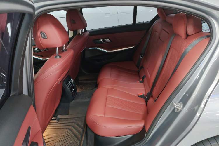 Used BMW i3 2024 eDrive 40 L Midnight Edition
