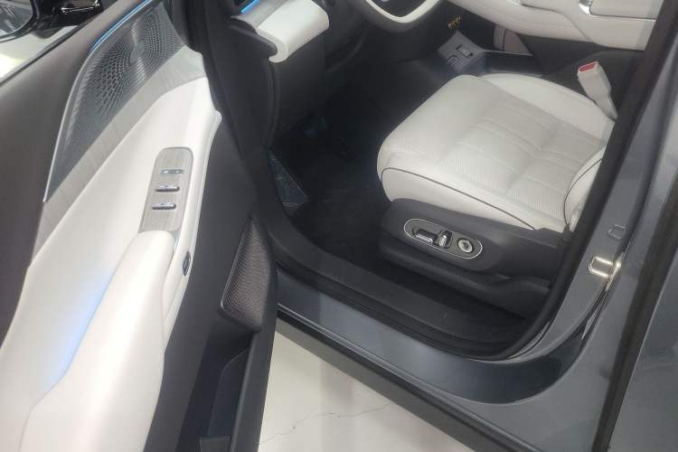 Used XPeng X9 2026 Model—Range-Extended Version 1602 Ultra