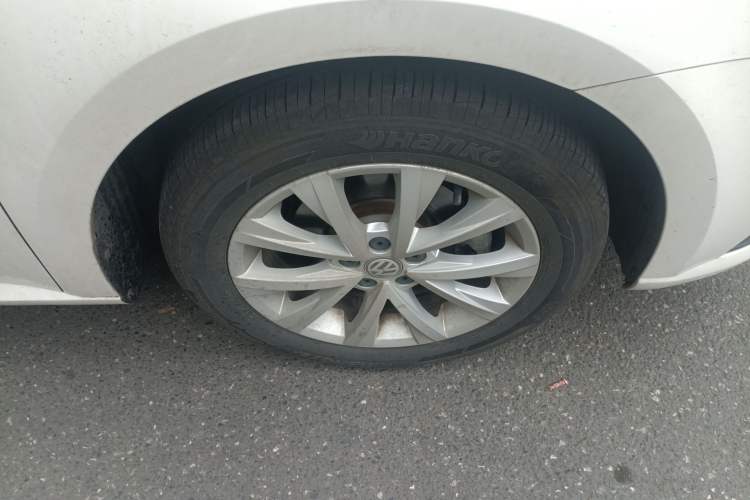 Used Volkswagen Lavida 2017 1.6L Manual Comfort Edition