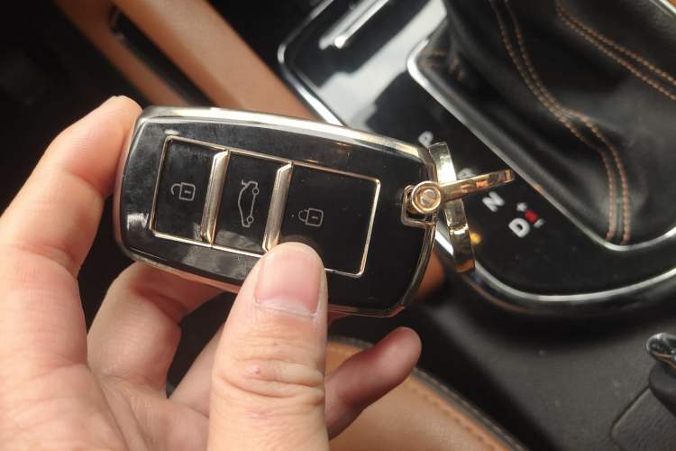 Used Oshan CX70 2017 CX70T 1.5T Automatic Luxury Edition