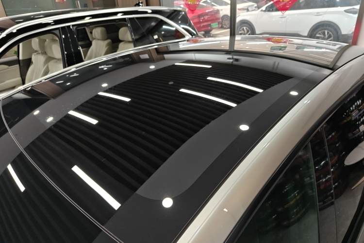 Used Tesla Model Y L 2025 Model Long-Range All-Wheel-Drive Version
